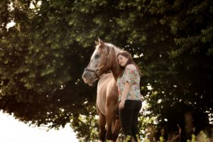 Opale, cheval appaloosa et sa cavalière Faustine Gauchet